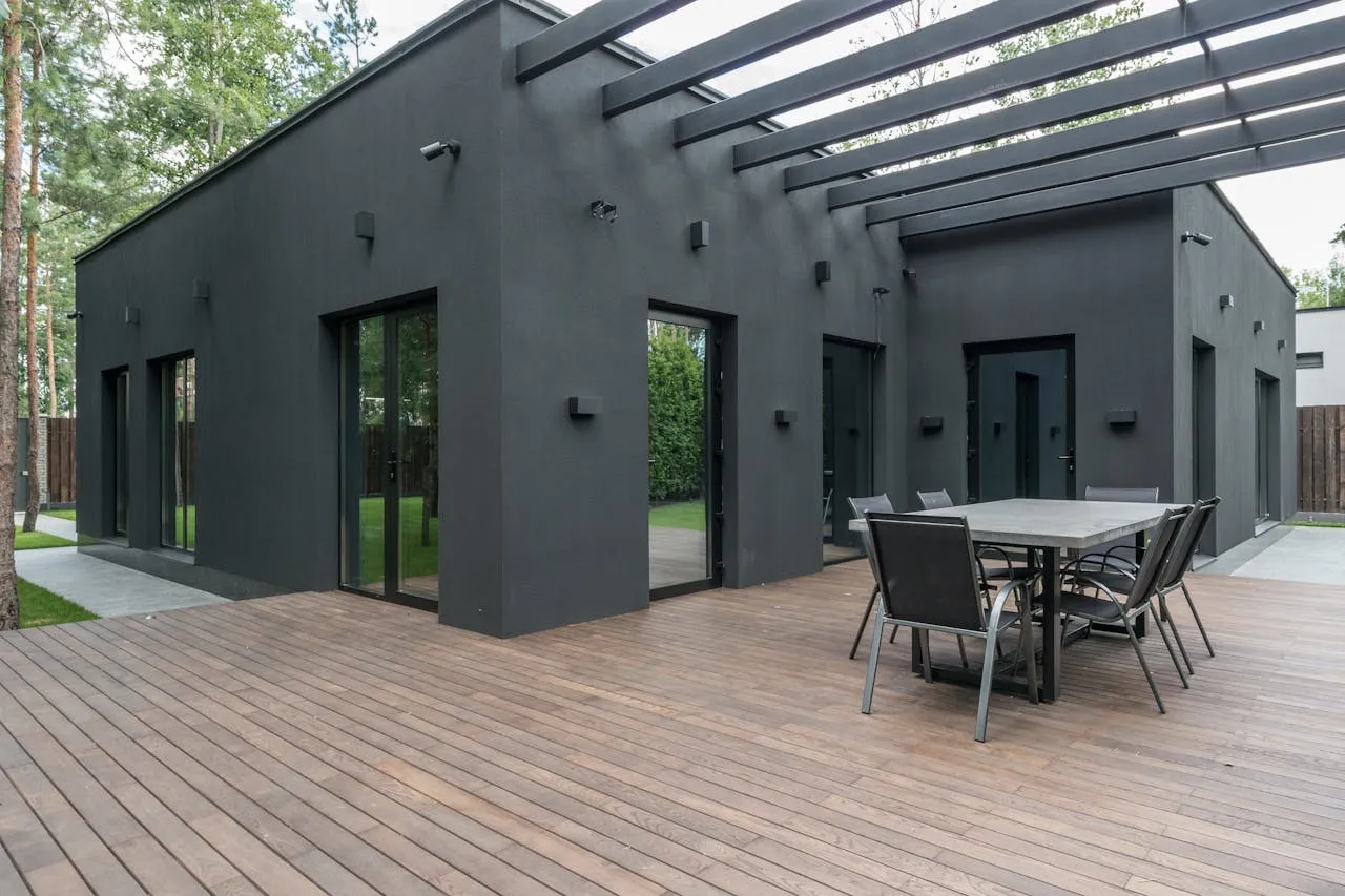 outdoor fading deck