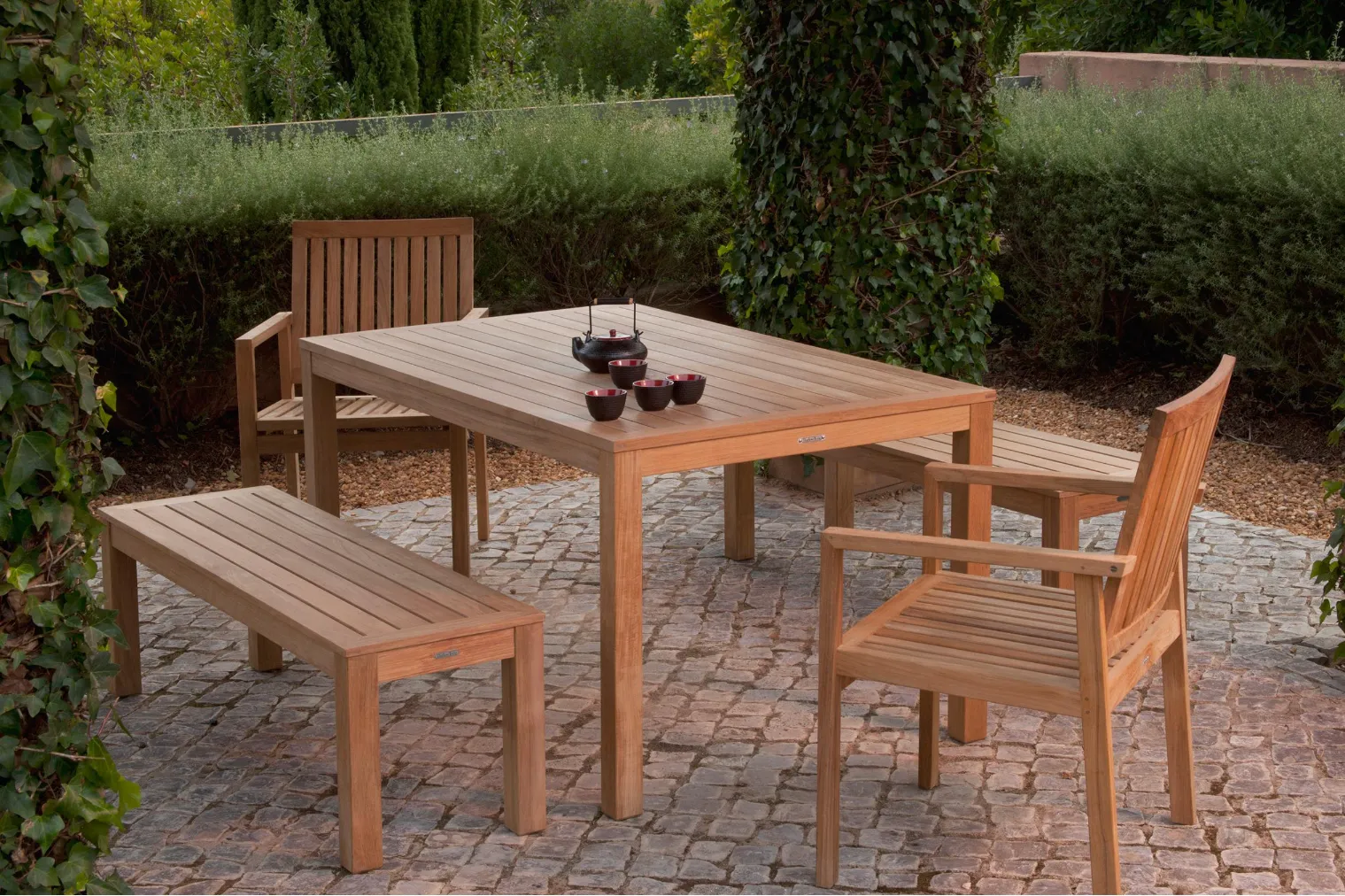How to Clean Teak Garden Furniture