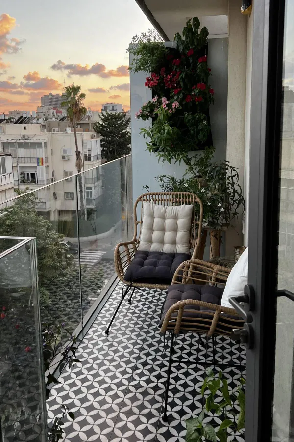 Balcony Flooring Ideas-balcony with Outdoor Carpet Tiles