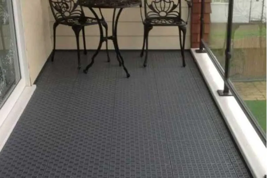 Balcony Flooring Ideas-balcony with Rubber Floor Mats