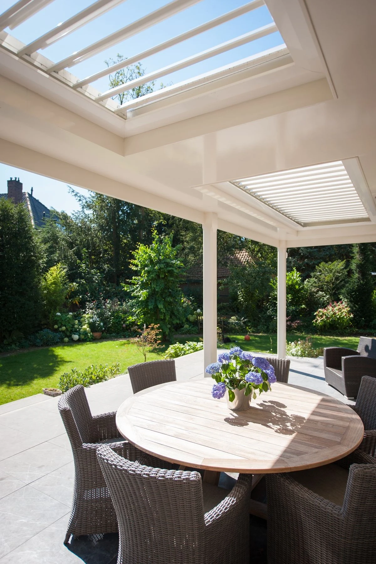 a pergla roof with skylight
